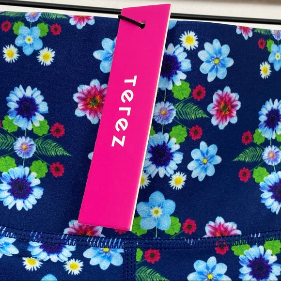 Terez Floral Fantasy High Rise Cropped Leggings - Picture 6 of 6